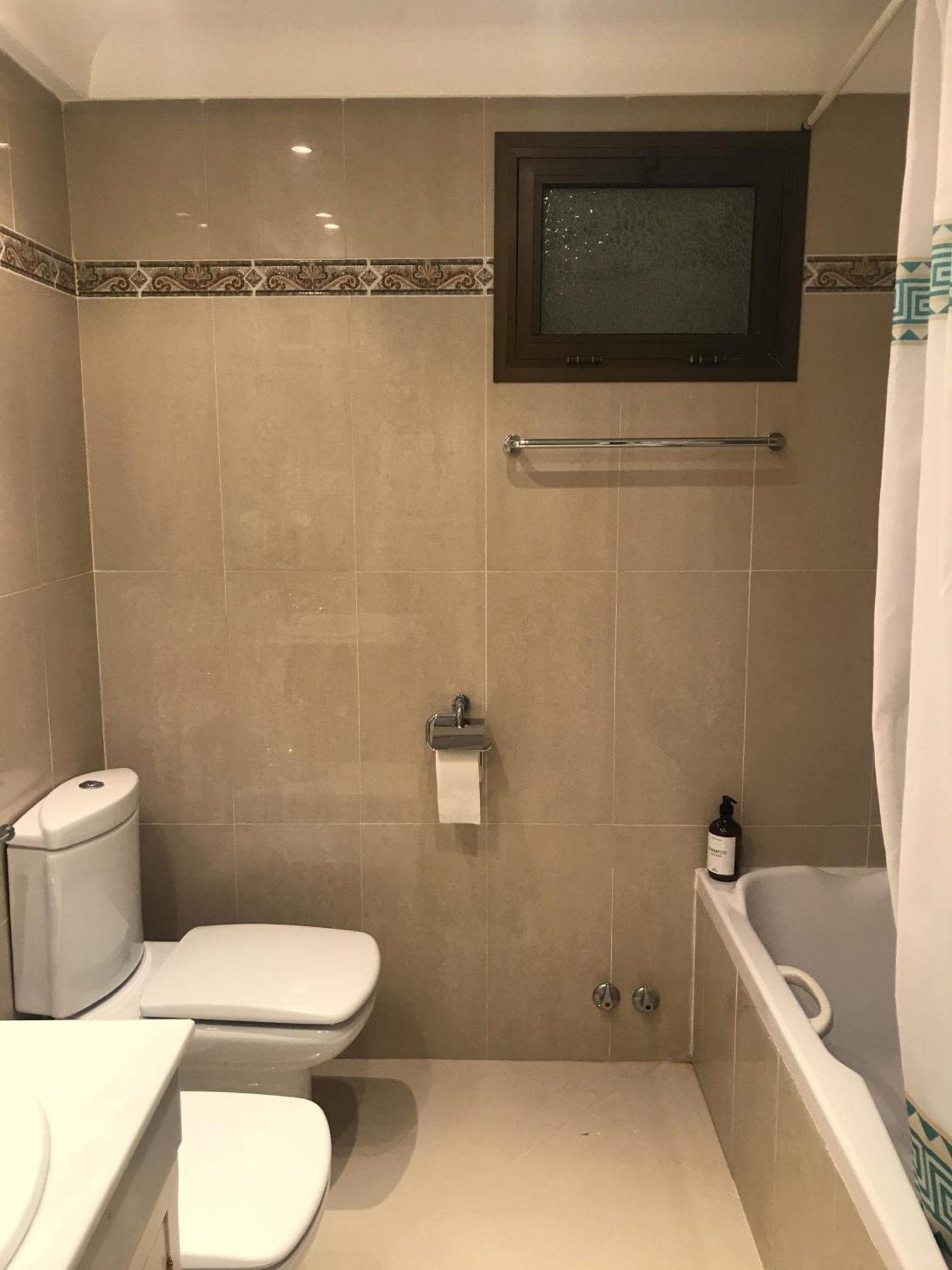 Habitacion Deluxe Con Bano Privado En Atalaya Apartagolf, Estepona Exteriér fotografie