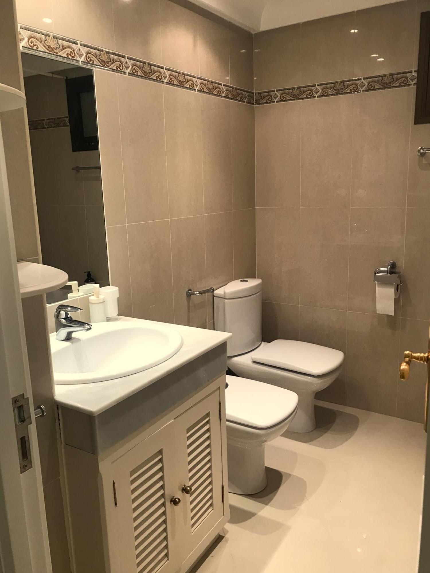 Habitacion Deluxe Con Bano Privado En Atalaya Apartagolf, Estepona Exteriér fotografie
